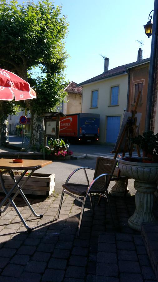 Le Pic Boeuf Hotel Manthes Buitenkant foto