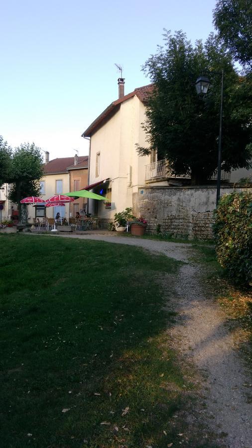 Le Pic Boeuf Hotel Manthes Buitenkant foto